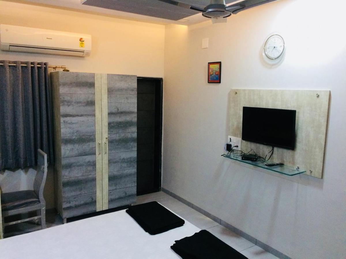 Laxmi Film City Resort Vadodara Eksteriør bilde