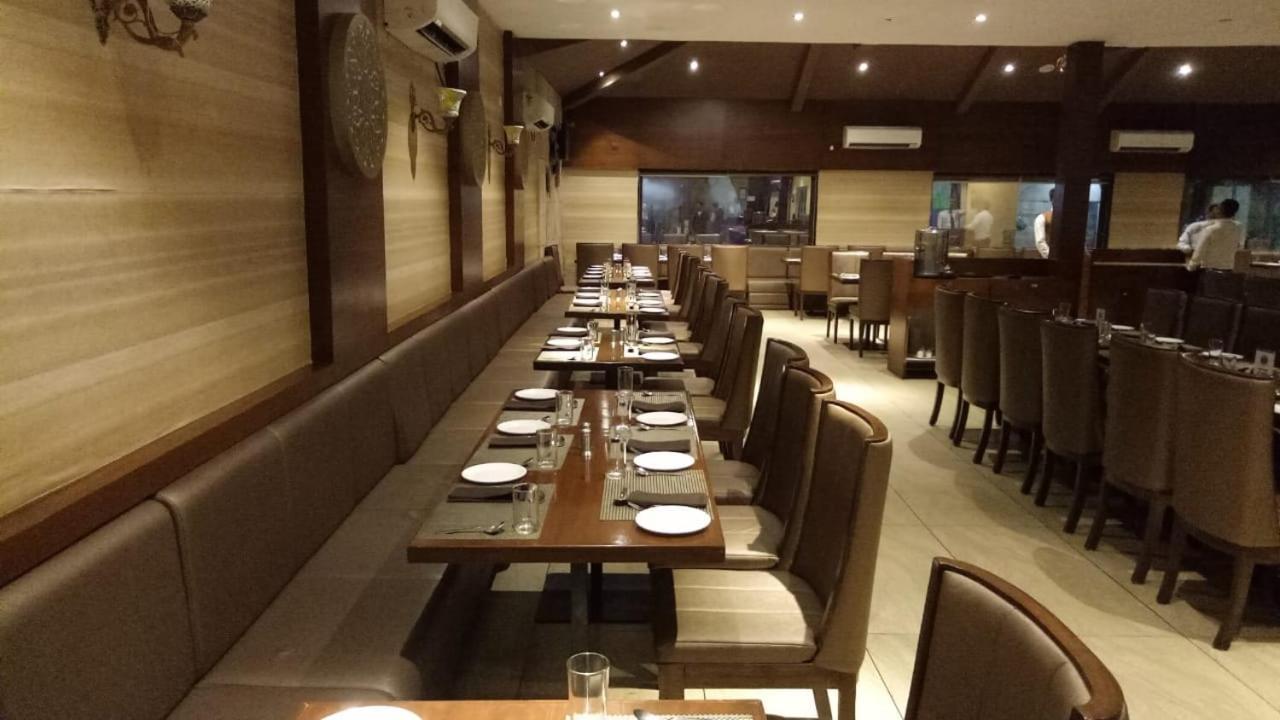 Laxmi Film City Resort Vadodara Eksteriør bilde