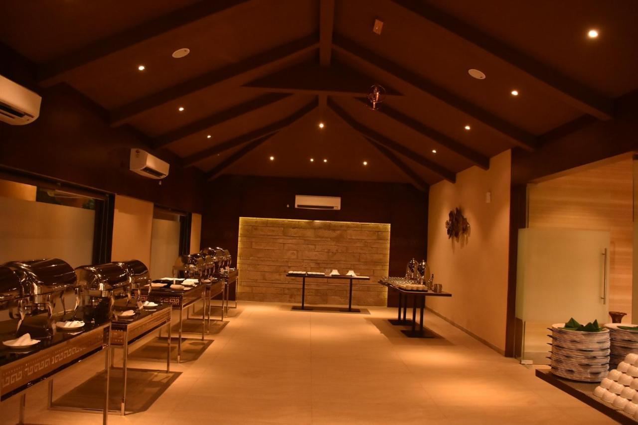 Laxmi Film City Resort Vadodara Eksteriør bilde