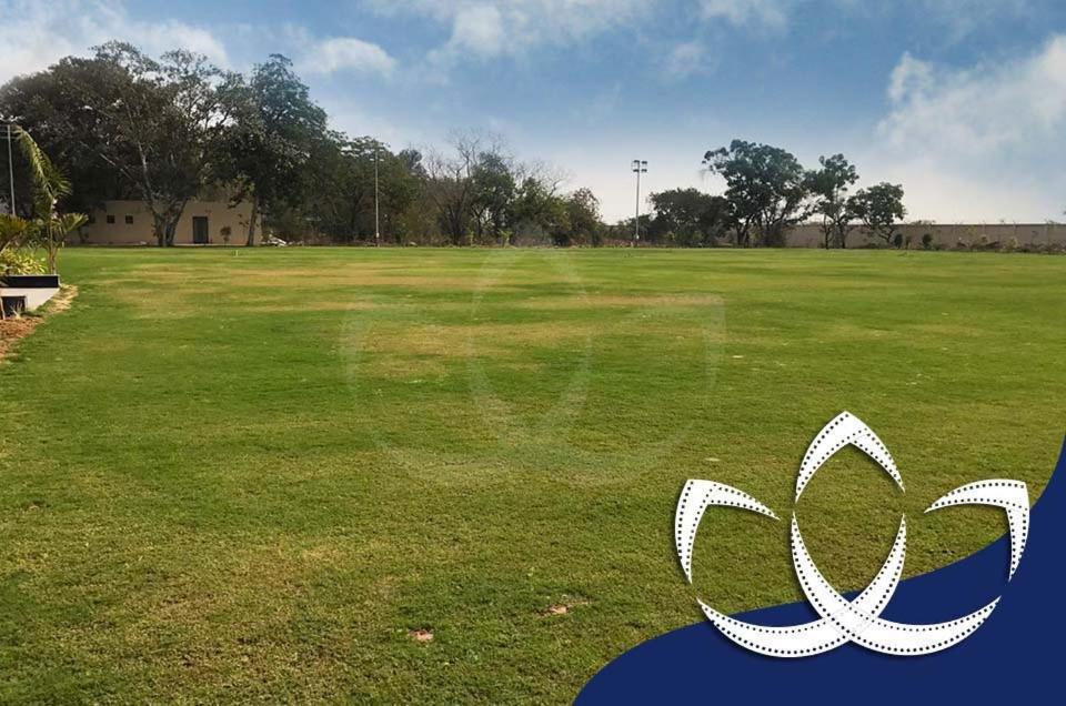 Laxmi Film City Resort Vadodara Eksteriør bilde